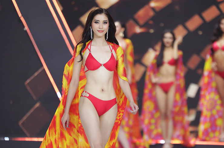 Người đẹp bóng chuyền Thu Huyền diện bikini khoe dáng ngọc, lọt top 10 Hoa hậu Hoàn vũ - 1