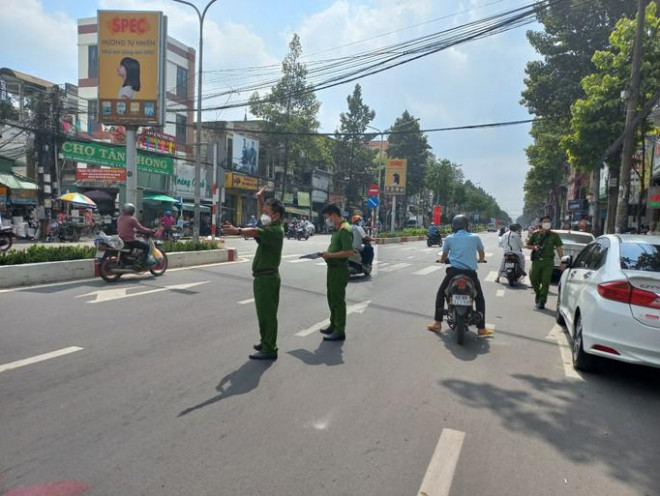 Nam thanh niên gục giữa đường ở TP Biên Hòa với nhiều vết đạn - 1
