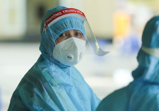 Ít nhất 857 nhân viên y tế, bác sĩ Hà Nội xin nghỉ việc và xin chuyển công tác - 1