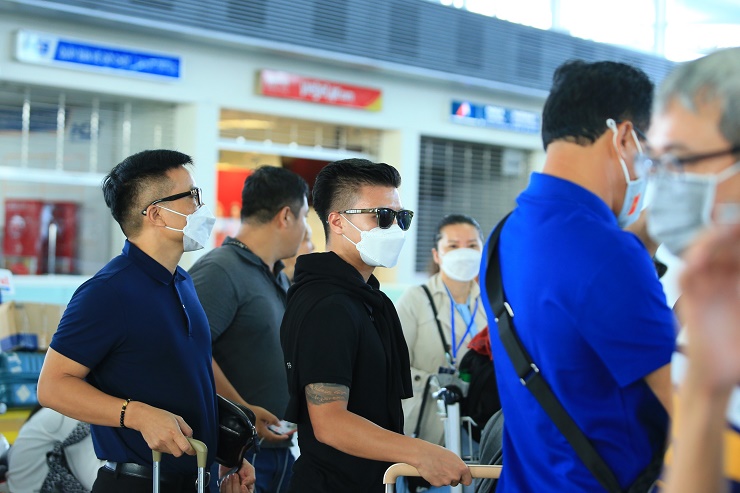 Nóng: Quang Hải lên đường đi Pháp sáng nay, sắp gia nhập Pau FC - 1