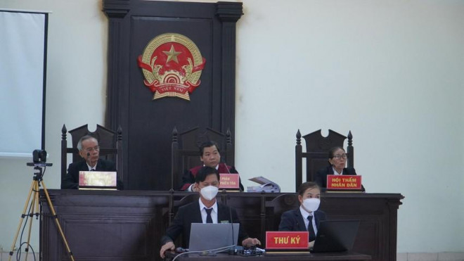 Hoãn phiên tòa xét xử vụ &#39;Tịnh thất Bồng Lai&#39; - 1