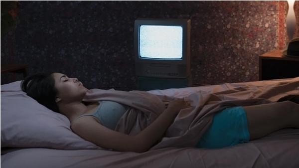 Nghiên cứu mới khẳng định: Đi ngủ mà không tắt tivi sẽ gây nguy hiểm cho sức khỏe - 1