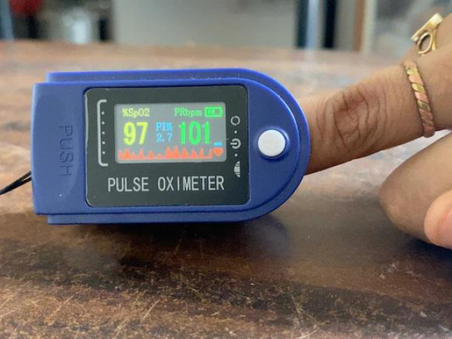 Vì sao máy đo nồng độ oxy chuyên dụng lại tốt hơn đồng hồ thông minh?