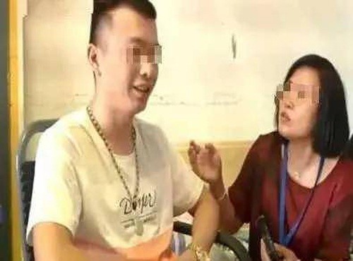 Cưới vợ hơn 17 tuổi xinh đẹp long lanh, đêm tân hôn thấy vợ vừa tẩy trang, người đàn ông nằng nặc đòi ly hôn - 2