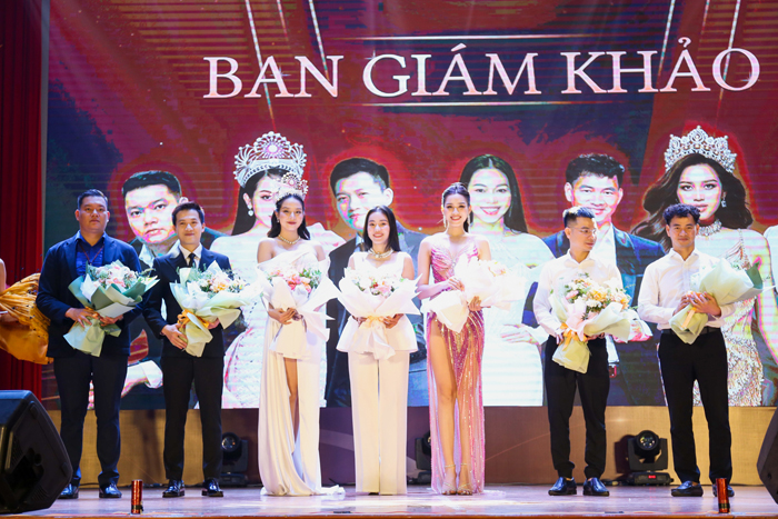 Mãn nhãn đêm chung kết sắc đẹp và tài năng của nữ sinh Báo chí - 1