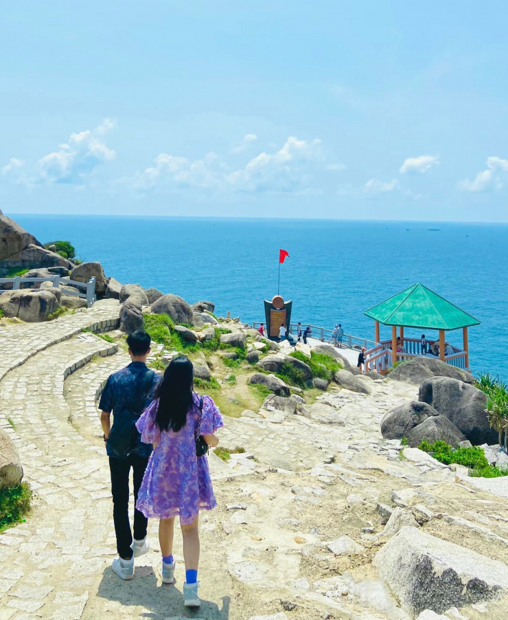 Vi vu trên con đường ven biển ở Phú Yên, thưởng thức hải sản tươi rói - 8