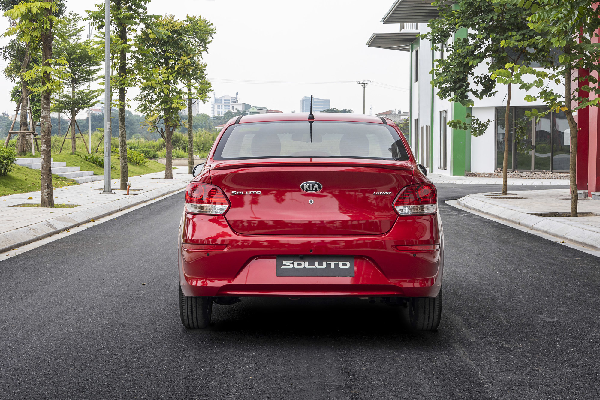 Đây là mẫu sedan cỡ B từ Hàn Quốc, đủ dùng, giá dưới 500 triệu - 2