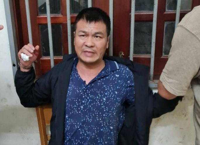 Tin tức 24h qua: Hàng loạt ô tô bị chọc thủng lốp khi đỗ ở vỉa hè - 6