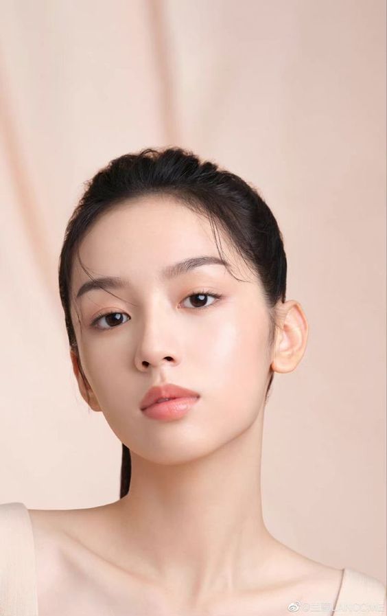 Những lời khuyên chăm sóc da mùa hè để luôn tươi như trái đào - 2
