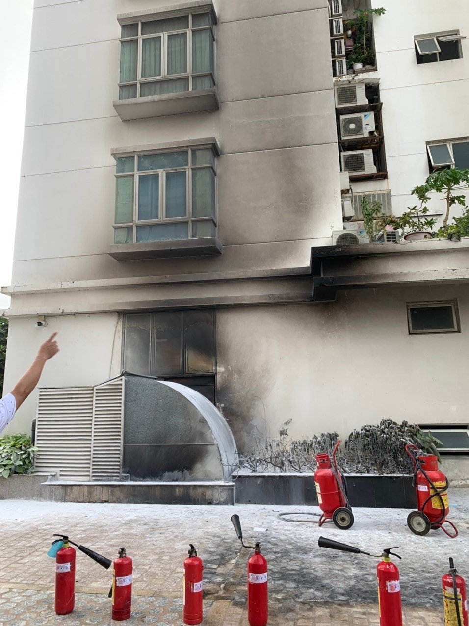 Chất lượng không khí Hà Nội ở mức kém 2 Chung cư ở TP.HCM cháy dự dội kèm mùi xăng nồng nặc, nghi bị phóng hỏa - 2