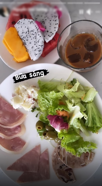 Cô chủ shop Quảng Bình khoe body như "búp bê sống" khi chụp hình bên chuồng ngựa - 5