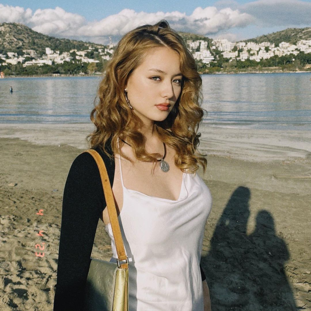 "Bông hồng lai Đức - Nhật" được ví như "búp bê sống" quyến rũ theo thời gian - 2