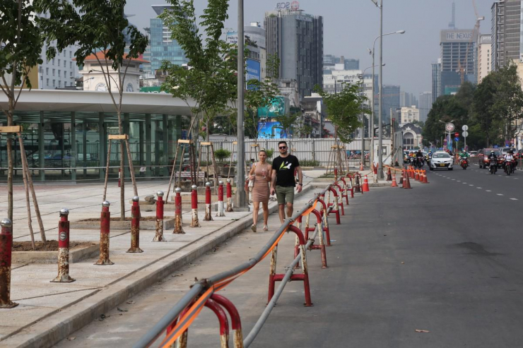 Lộ diện &#39;hoa sen&#39; khổng lồ ở ga trung tâm Bến Thành, metro số 1 - 4