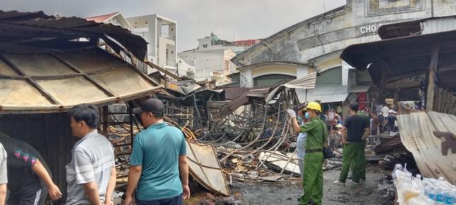 Cháy chợ Bình Thành ở Đồng Tháp, ước thiệt hại gần chục tỷ đồng - 2