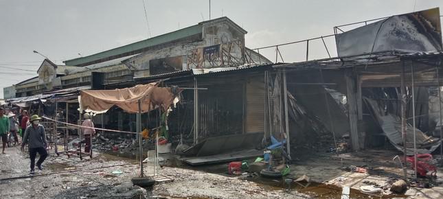 Cháy chợ Bình Thành ở Đồng Tháp, ước thiệt hại gần chục tỷ đồng - 3