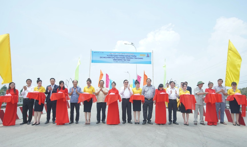 Nam A Bank tặng 10 tỷ đồng xây dựng cầu giao thông tại tỉnh Long An - 1