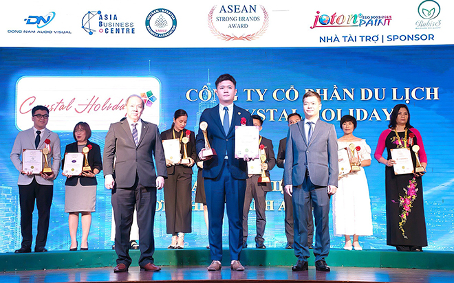 Crystal Holidays được vinh danh Top 10 Thương hiệu mạnh ASEAN 2023 - 1