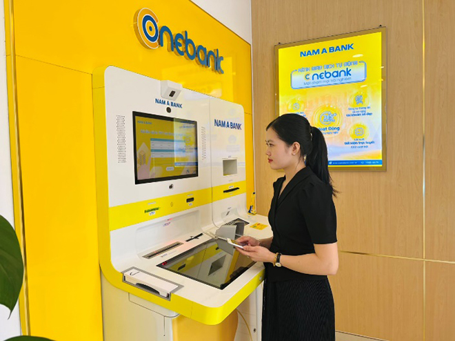 Nghỉ Lễ, khách hàng giao dịch chỉ bằng “một chạm” - 2