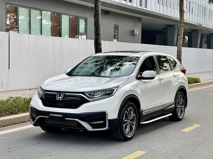 Top 4 SUV/Crossover 7 chỗ tầm giá 1 tỷ đồng &#34;đầy rẫy&#34; trang bị tiện nghi - 1