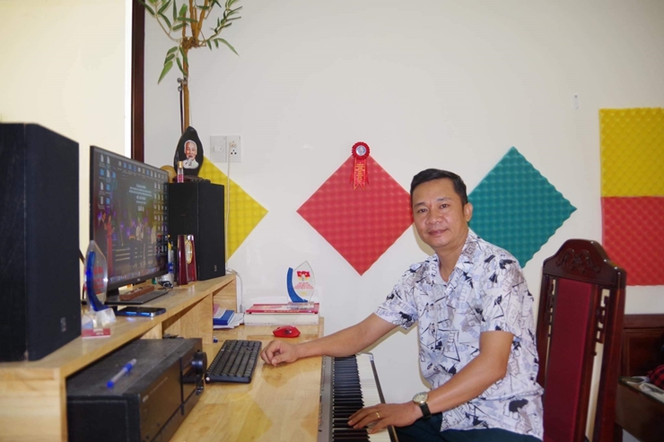 “Sao Mai” Huyền Trang ra mắt MV nhạc trong dịp đặc biệt 19/5 - 4