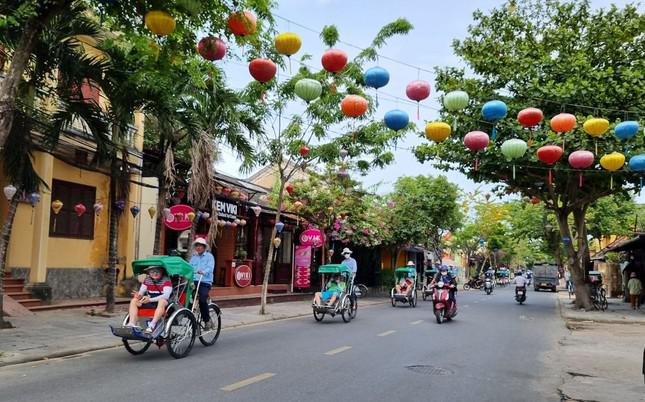 Chủ tịch Hội An: &#34;Vào phố cổ uống cà phê, chụp ảnh cưới thì không phải mua vé&#34; - 3