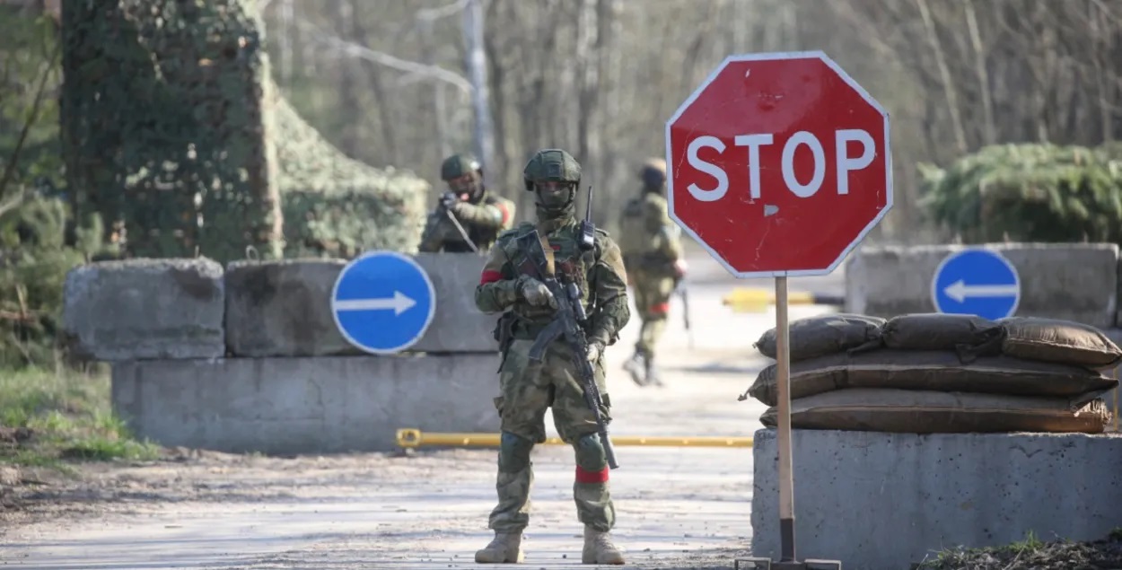 Báo Nga: Nhóm binh sĩ Belarus bị tấn công gần biên giới với Ukraine - 1