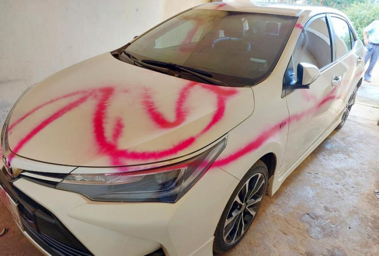 Xe ô tô của giám đốc bị xịt sơn ngay tại cơ quan - 2