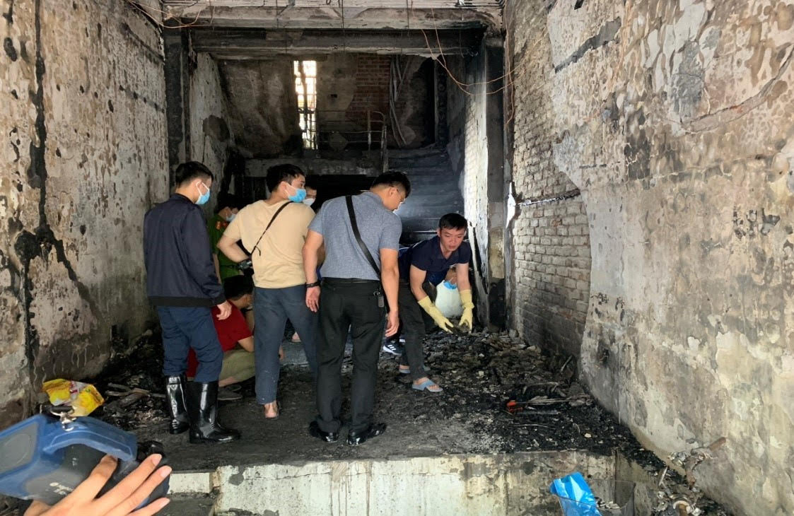 Vụ cháy 4 bà cháu tử vong ở Hà Nội: Người đàn ông lao vào cứu mẹ và 3 con bất thành - 4