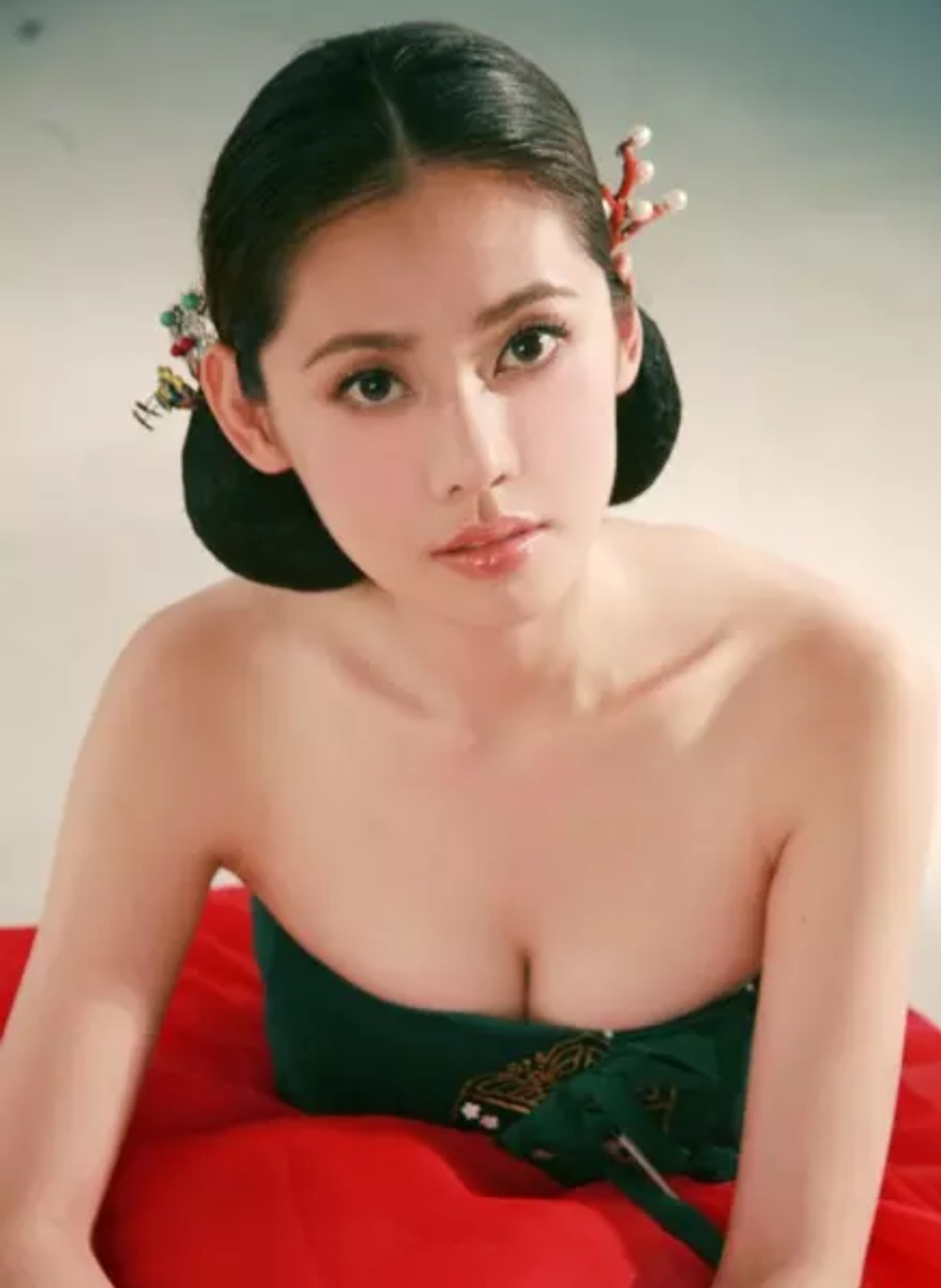 "Bom gợi cảm Hàn Quốc" sở hữu body hot hơn cả Chi Pu trong show Đạp gió 2023? - 3