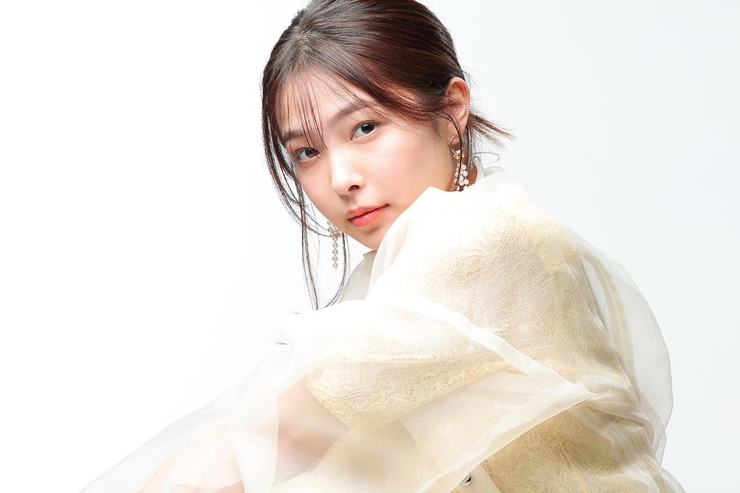 Netflix で最も人気のある日本映画に出演した 2k1 美女は、あまりにもセクシーだったので一夜にして有名になりました - 6