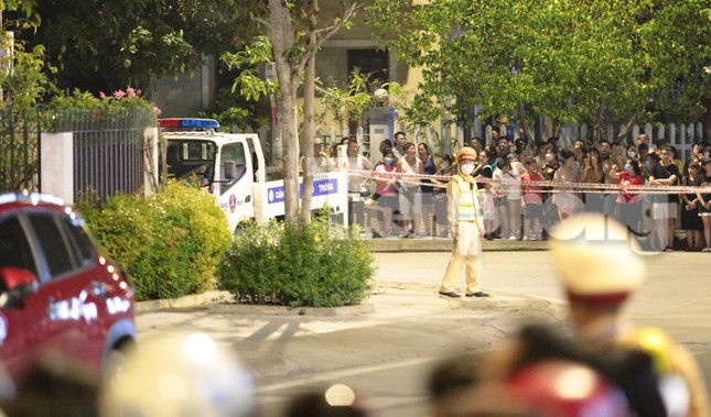 Cảnh sát phong tỏa khu vực nhà cựu Bí thư Lào Cai Nguyễn Văn Vịnh - 13