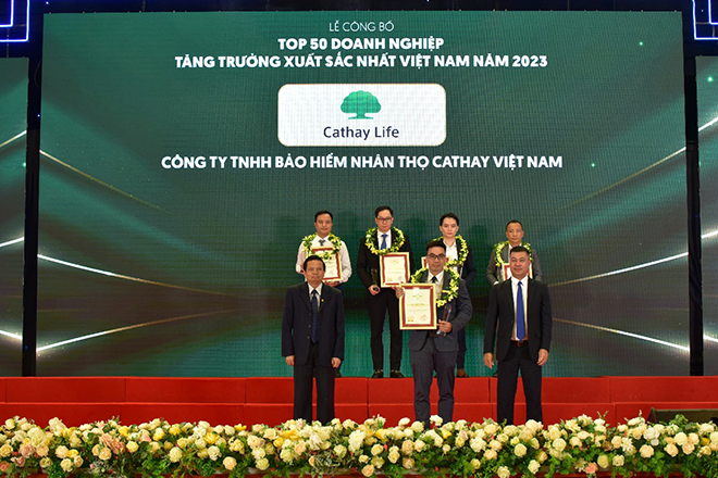 Cathay Life Việt Nam vinh dự trong Top 500 Doanh nghiệp tăng trưởng nhanh nhất năm 2023 - 1