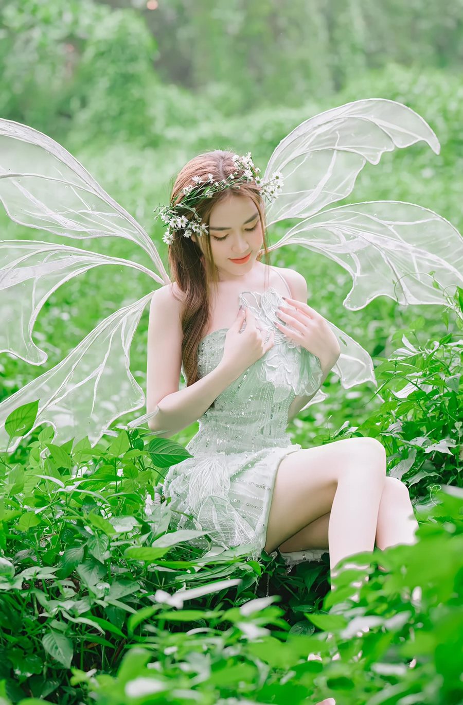 Nổi tiếng vì gợi cảm, 2 &#34;thánh nữ Mì gõ” đổi sang phong cách kín đáo lại được khen - 8