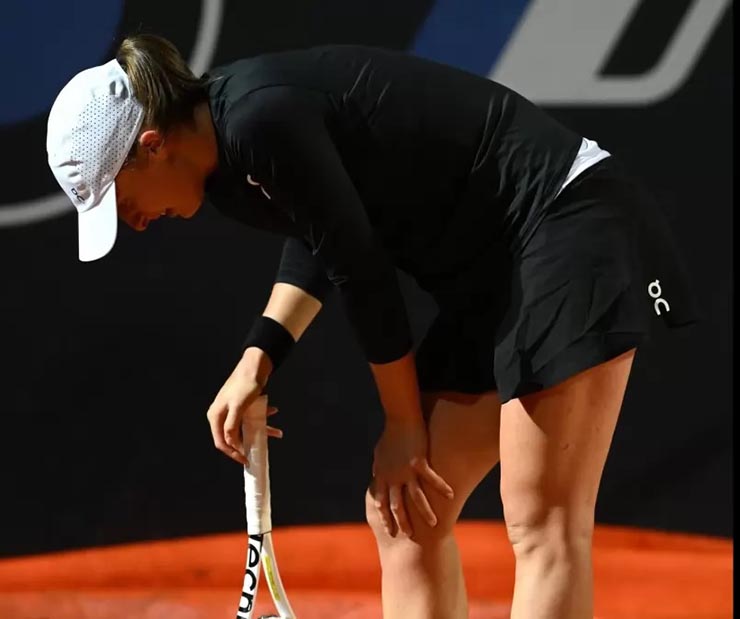Nóng nhất thể thao tối 18/5: Swiatek cập nhật chấn thương trước thềm Roland Garros - 1