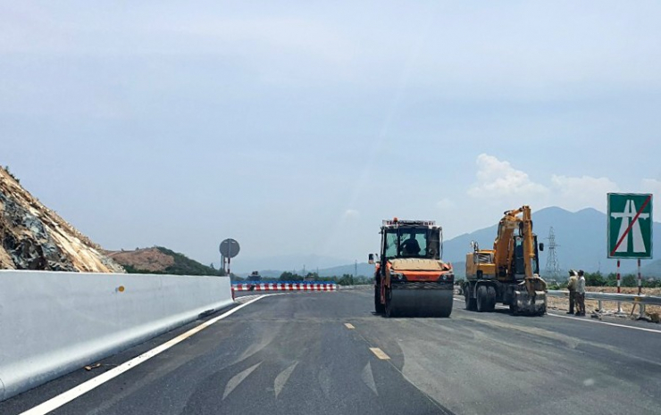 Cận cảnh cao tốc Nha Trang - Cam Lâm ngày đầu thông xe - 3
