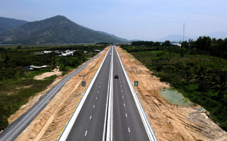 Cận cảnh cao tốc Nha Trang - Cam Lâm ngày đầu thông xe - 7