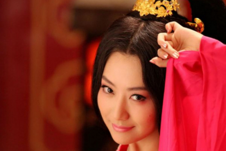 Cuộc đời vị hoàng hậu đẹp tựa báu vật giữa nhân gian, khiến 6 vị hoàng đế phải mê đắm
