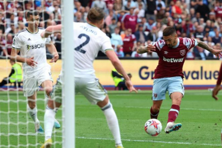 Video bóng đá West Ham - Leeds United: Thắng ngược ấn tượng, 2 lần VAR giúp sức (Ngoại hạng Anh)