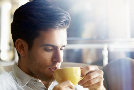 Bất ngờ: Ly cà phê nhỏ lại là "thần dược lớn cho cuộc yêu"