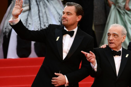Leonardo DiCaprio 50 tuổi vẫn gây sốt thảm đỏ kèm 9 phút vỗ tay