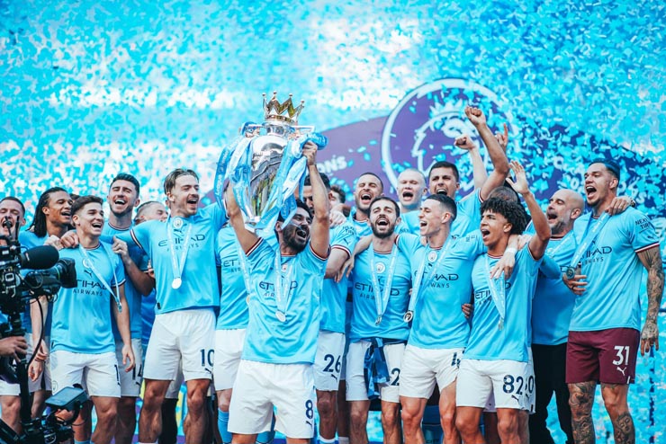 Chùm Ảnh Man City Nâng Cúp Ngoại Hạng Anh: Chiến Công Rực Rỡ, Kỳ Tích Sánh  Ngang Mu