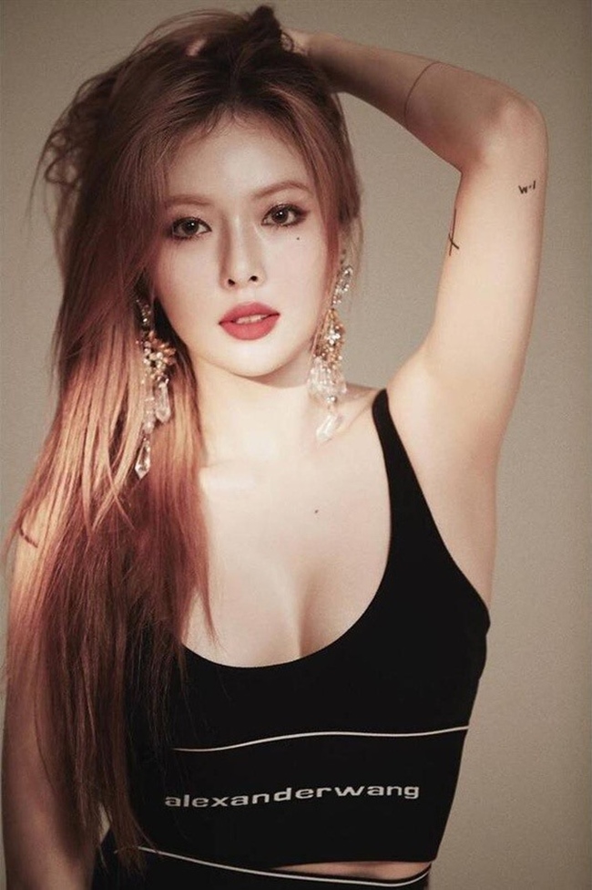 HyunA gợi cảm bền vững nhờ dầu dừa, leo thang bộ - 1