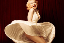 Elly Trần cosplay thành ”bom sex” nổi tiếng Marilyn Monroe với màn xoè váy kinh điển