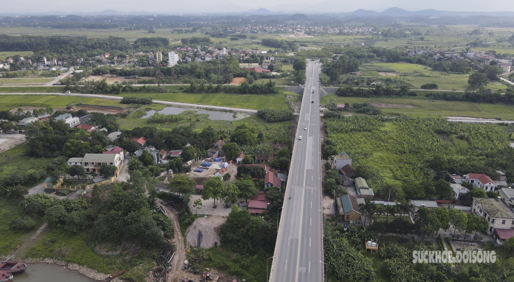 Chiêm ngưỡng cây cầu bắc qua Sông Hồng dài nhất Việt Nam - 11