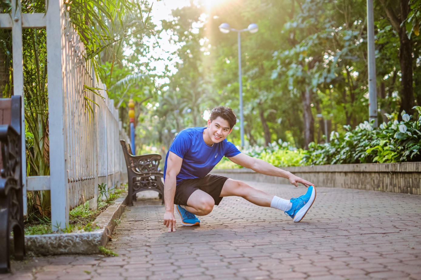 Hoàng Trung chính thức làm đại sứ thương hiệu đầu tiên của ASICS - 1