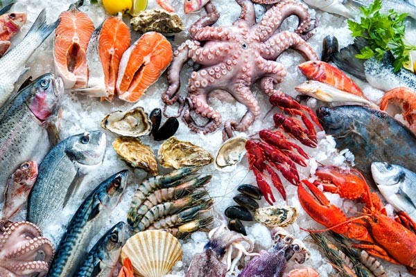 Nhớ kỹ những điều sau khi ăn hải sản vào mùa hè để tránh ngộ độc, thậm chí tử vong - 1