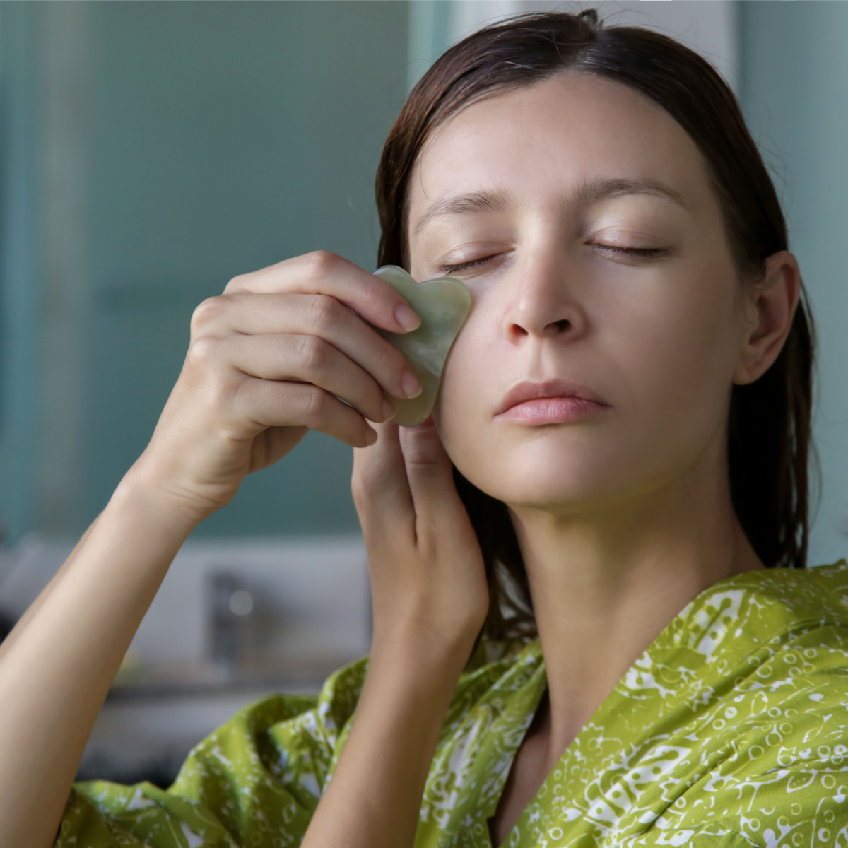 Bí quyết dùng miếng ngọc nâng cơ da tự nhiên, giúp mặt hồng hào - 2