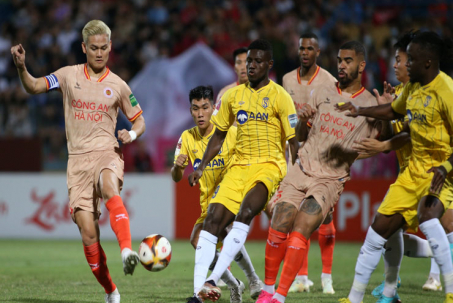 Video bóng đá CAHN - SLNA: Ngược dòng nghẹt thở, áp sát ngôi đầu (V-League)