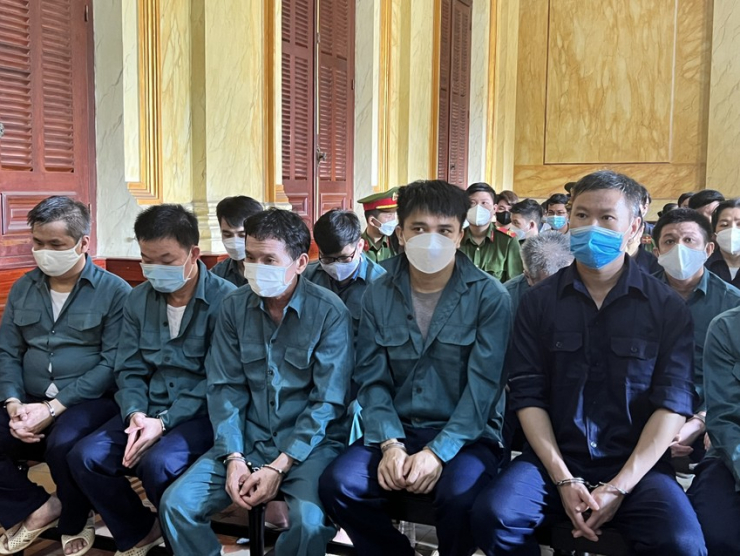 Cựu cảnh sát chống buôn lậu bị phạt 13 năm tù về tội buôn lậu - 1