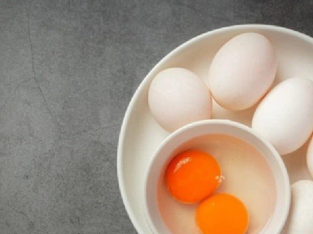 Hai nhóm người cần lưu ý khi ăn trứng vịt kẻo rước thêm bệnh vào người